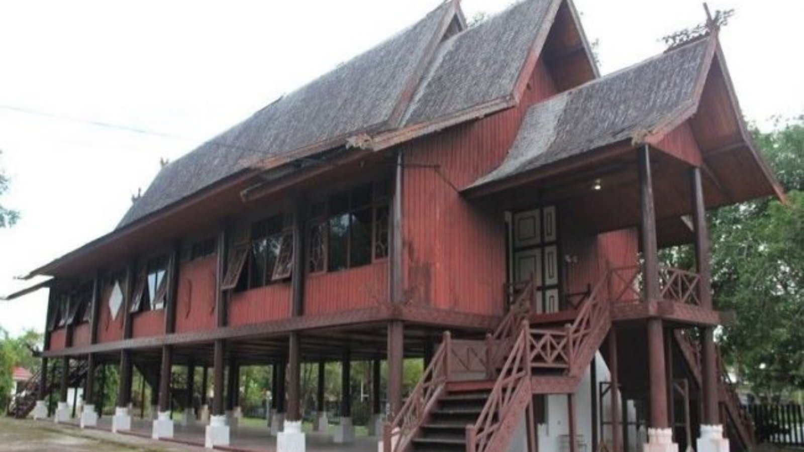 Manfaat Desain Rumah Adat Kalimantan: